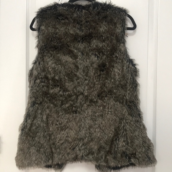Banana Republic Furry Winter Vest - Picture 2 of 4
